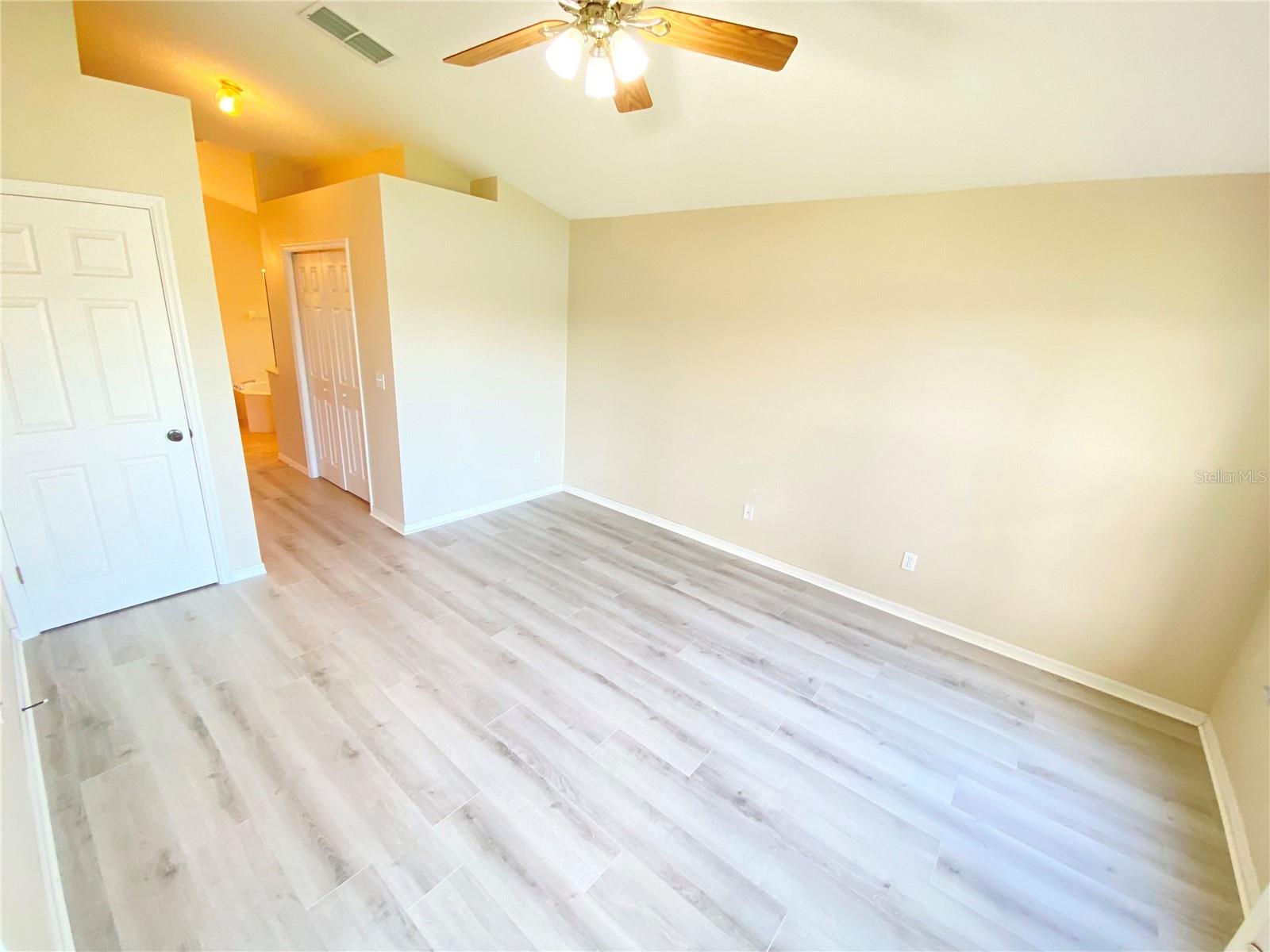 Image 33 of 56 For 513 Hardwood Circle