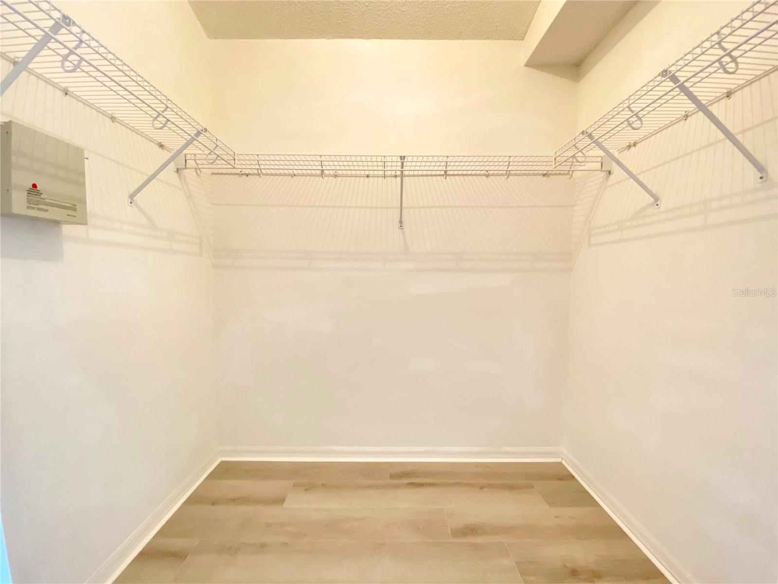 Image 34 of 56 For 513 Hardwood Circle