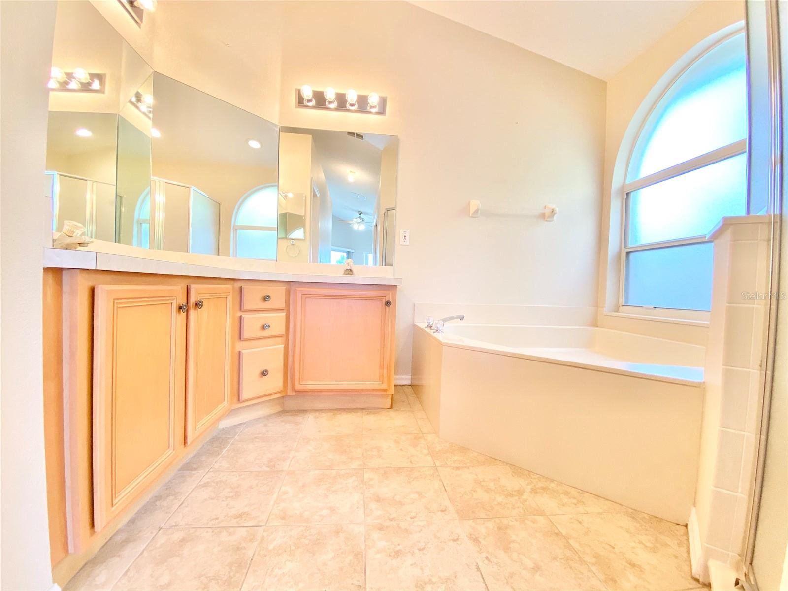 Image 36 of 56 For 513 Hardwood Circle