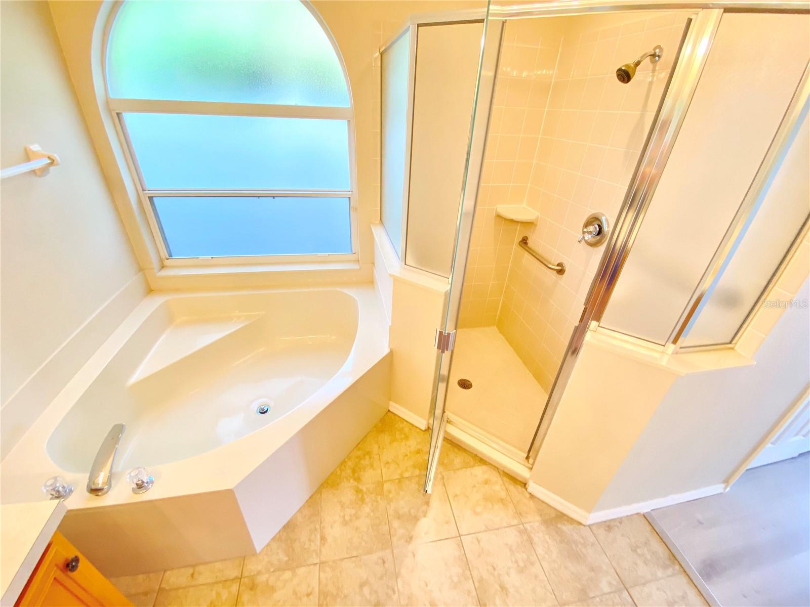 Image 37 of 56 For 513 Hardwood Circle