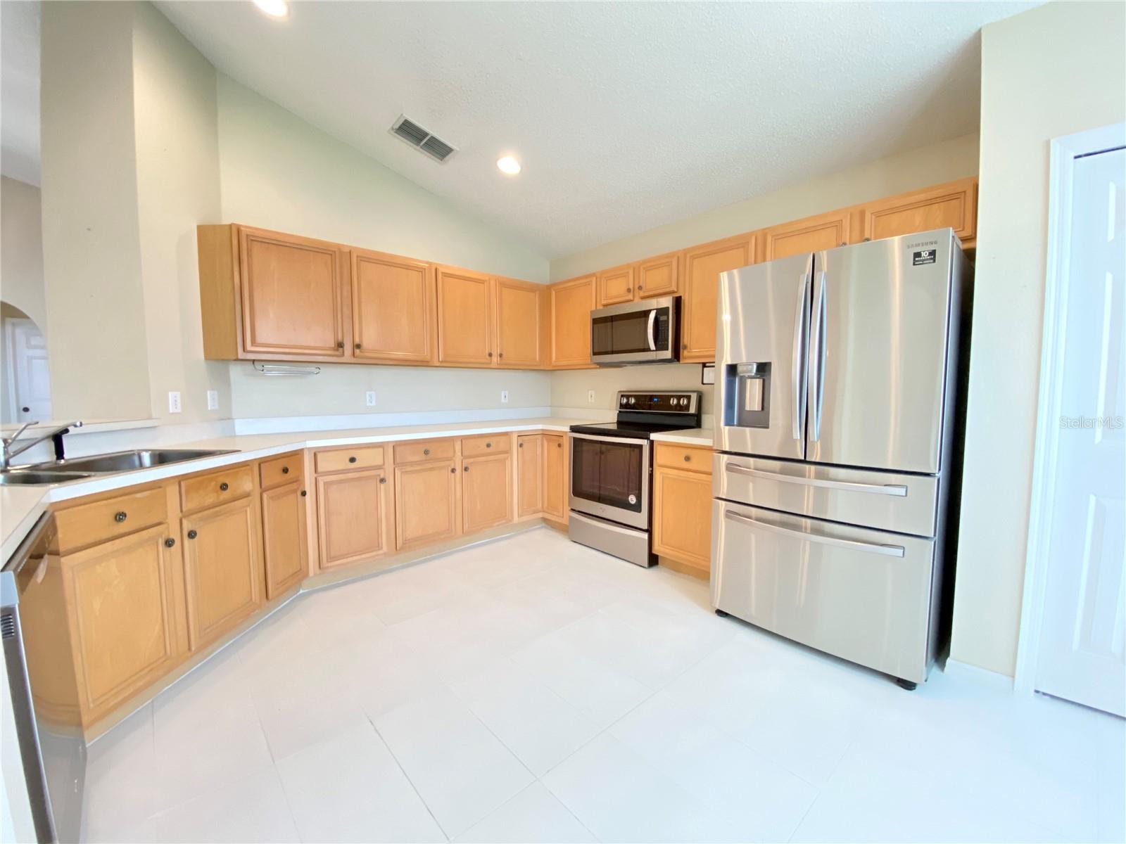 Image 5 of 56 For 513 Hardwood Circle