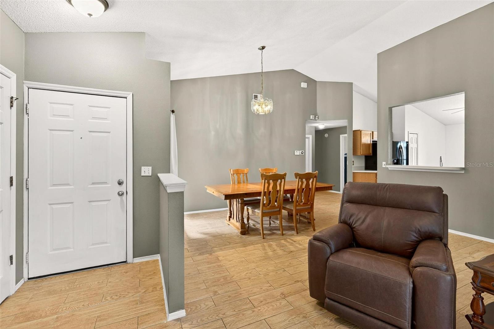 Image 12 of 48 For 1140 Windy Way