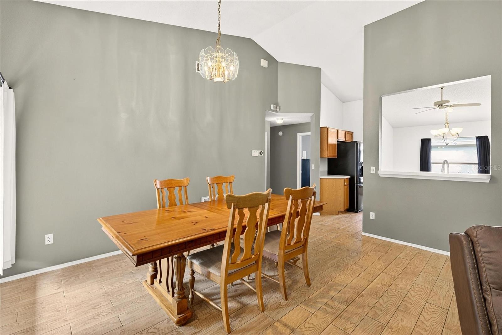 Image 13 of 48 For 1140 Windy Way