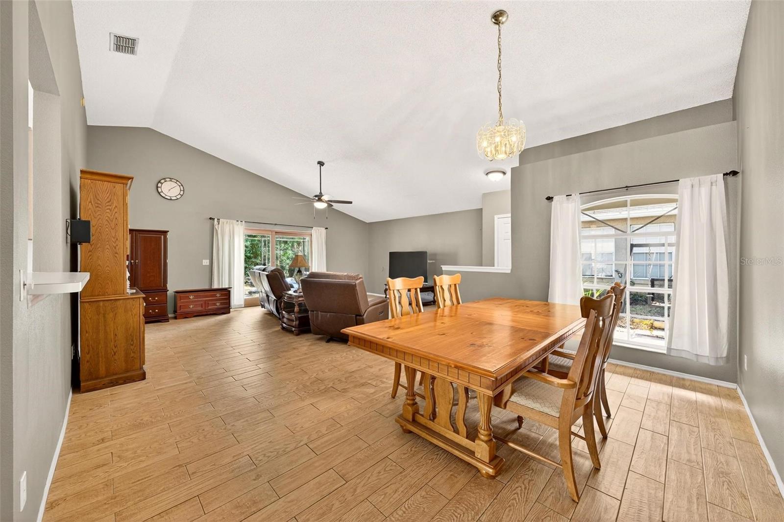 Image 16 of 48 For 1140 Windy Way