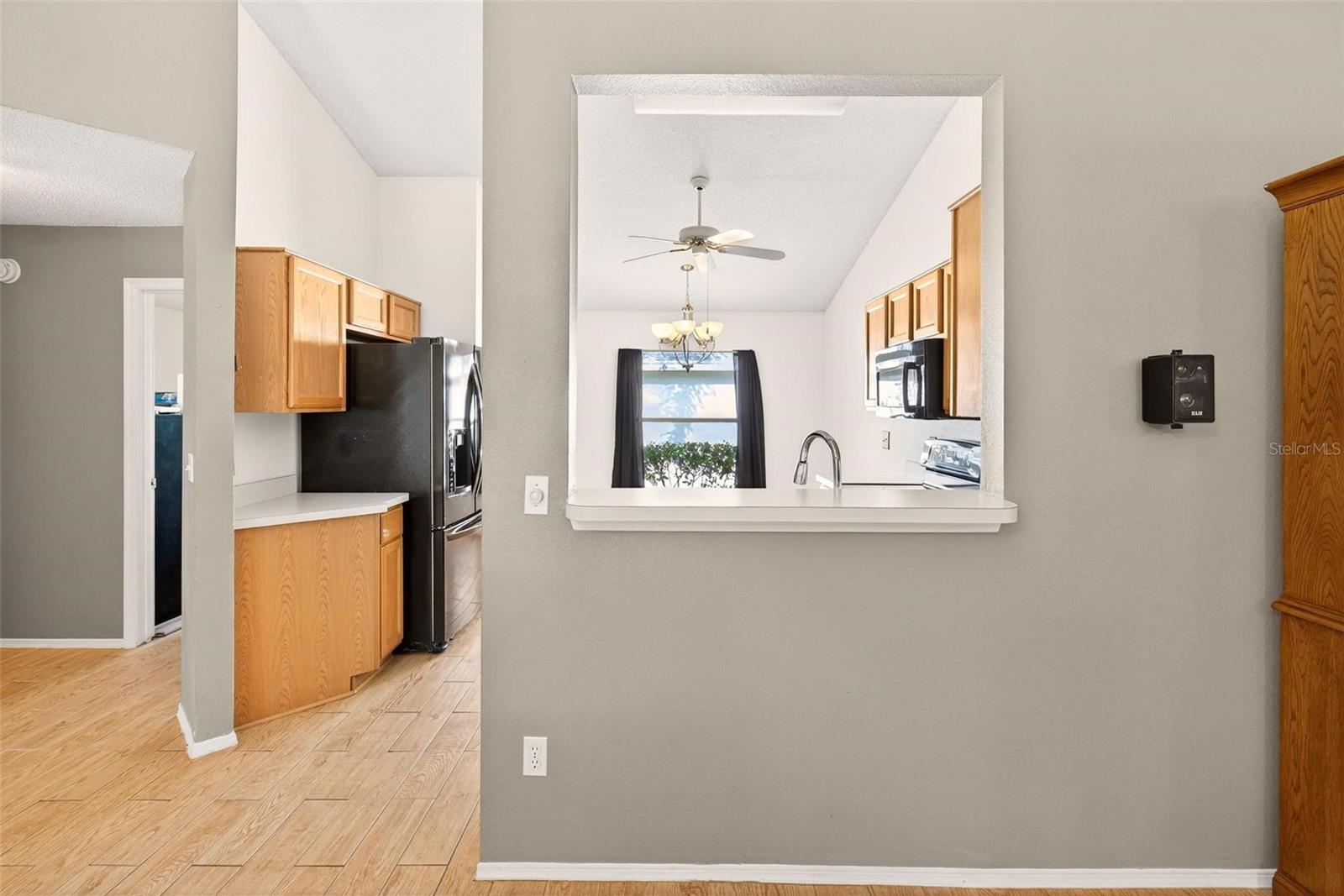 Image 18 of 48 For 1140 Windy Way