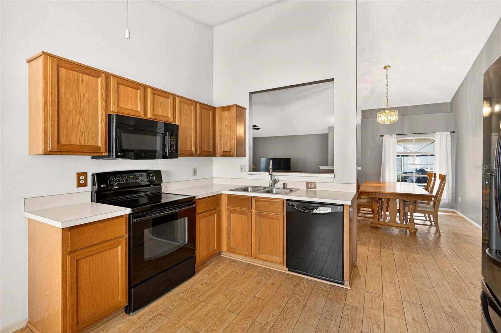 Image 22 of 48 For 1140 Windy Way