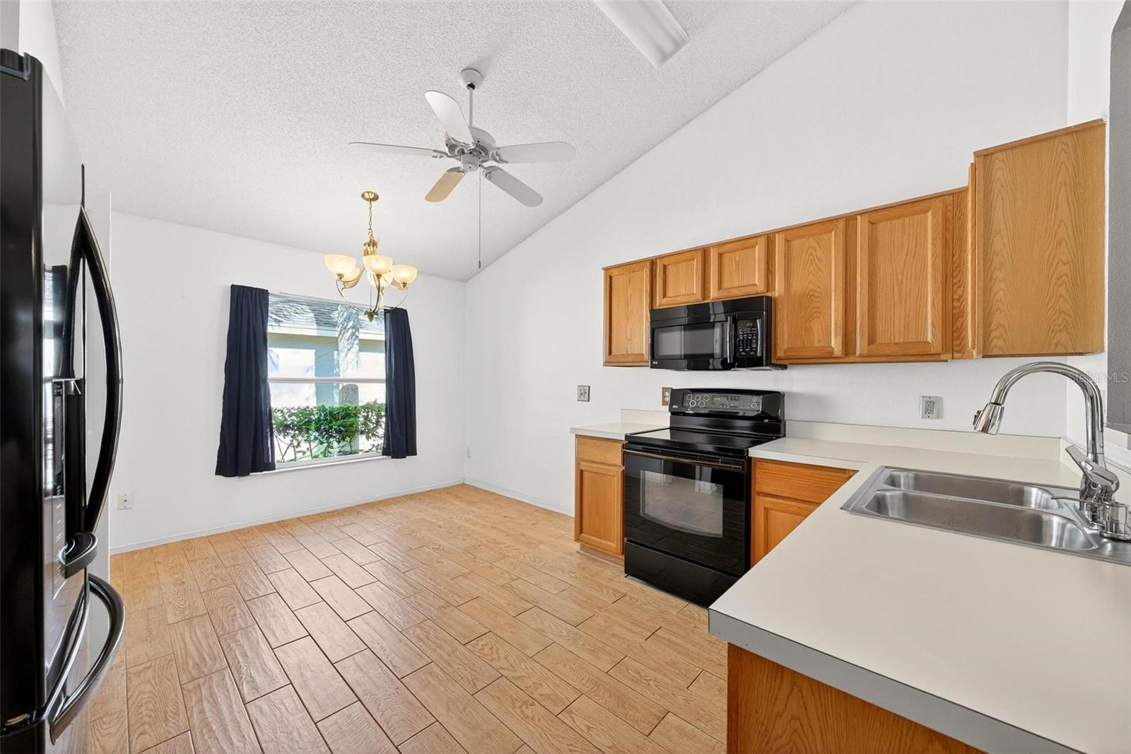 Image 25 of 48 For 1140 Windy Way