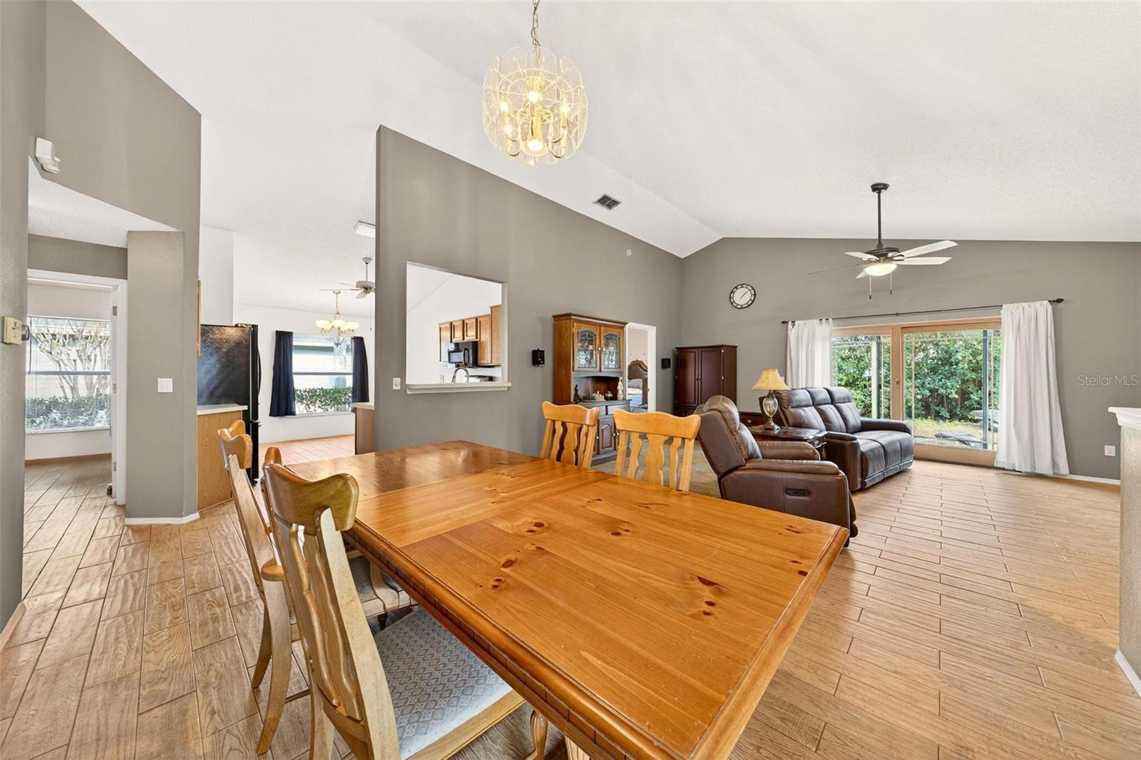 Image 9 of 48 For 1140 Windy Way