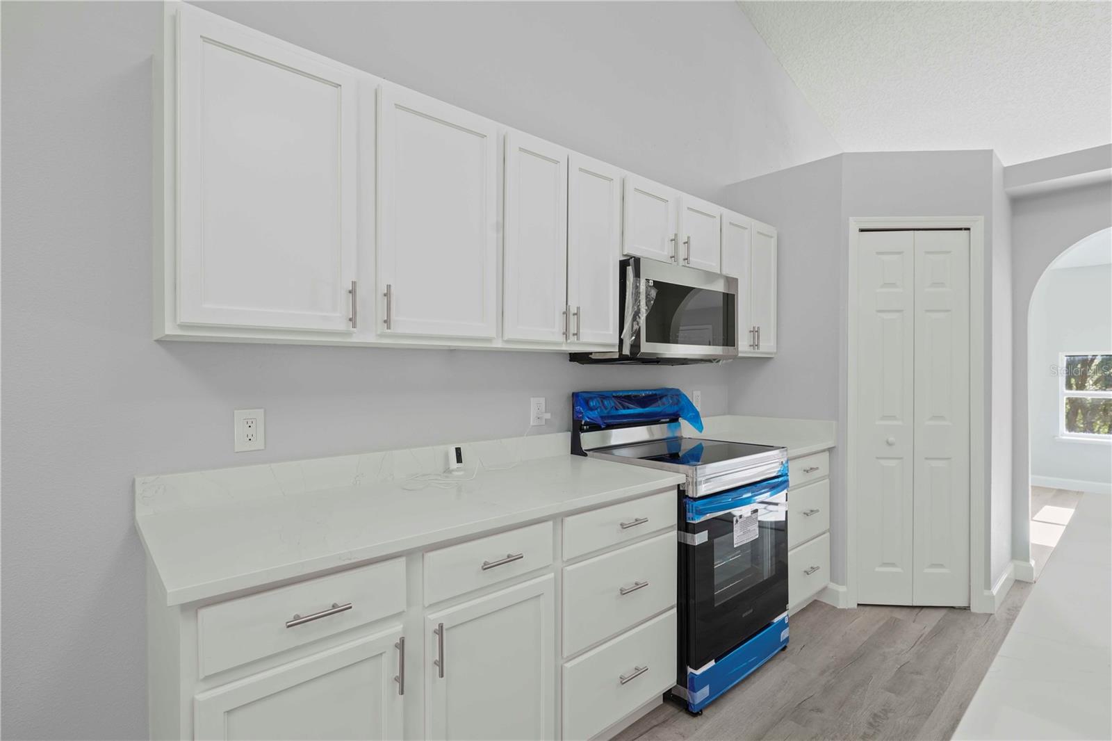 Image 14 of 42 For 941 Jayhil Drive