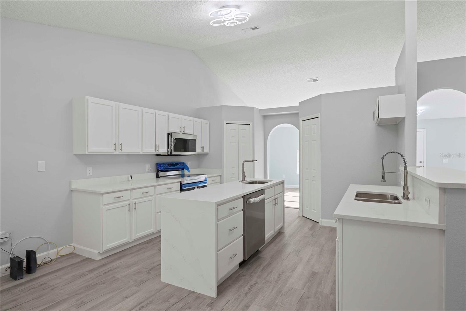 Image 15 of 42 For 941 Jayhil Drive