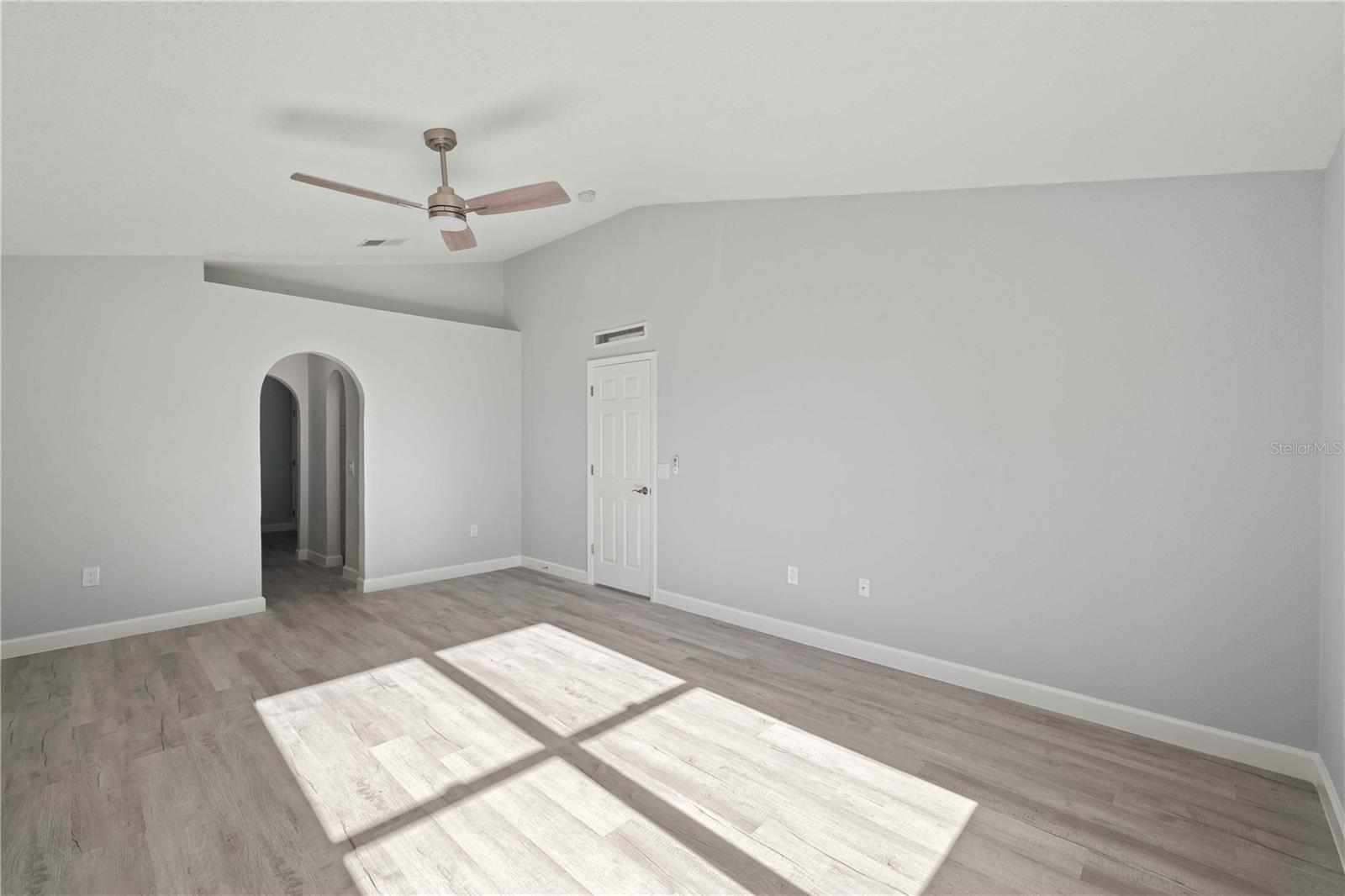 Image 19 of 42 For 941 Jayhil Drive