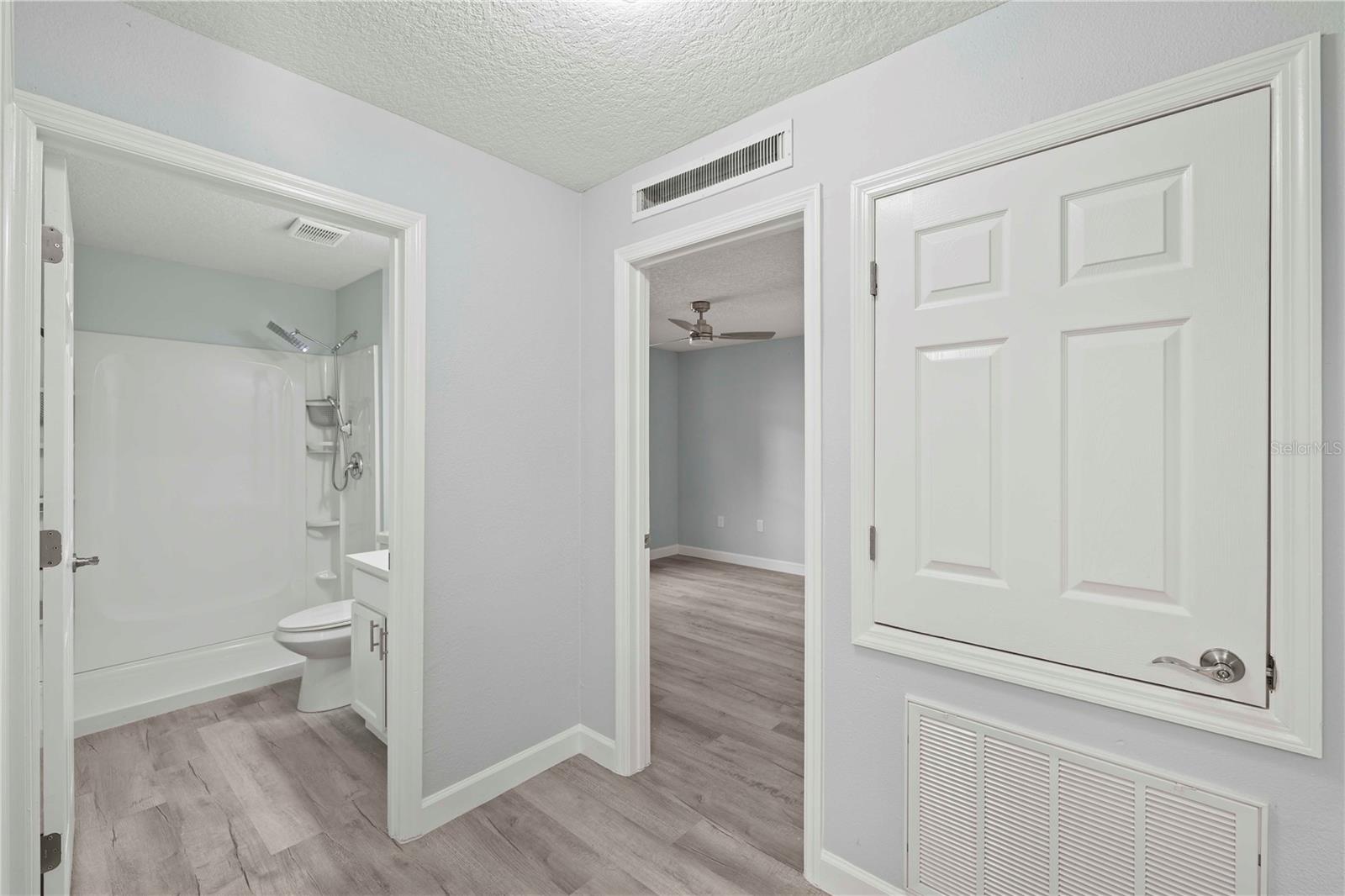 Image 24 of 42 For 941 Jayhil Drive