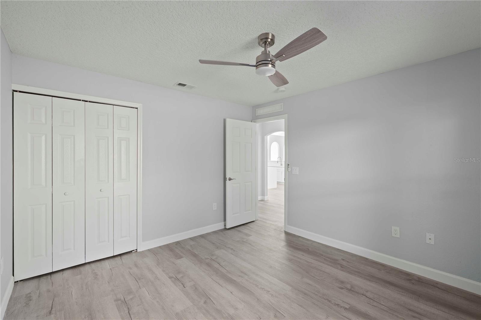 Image 26 of 42 For 941 Jayhil Drive