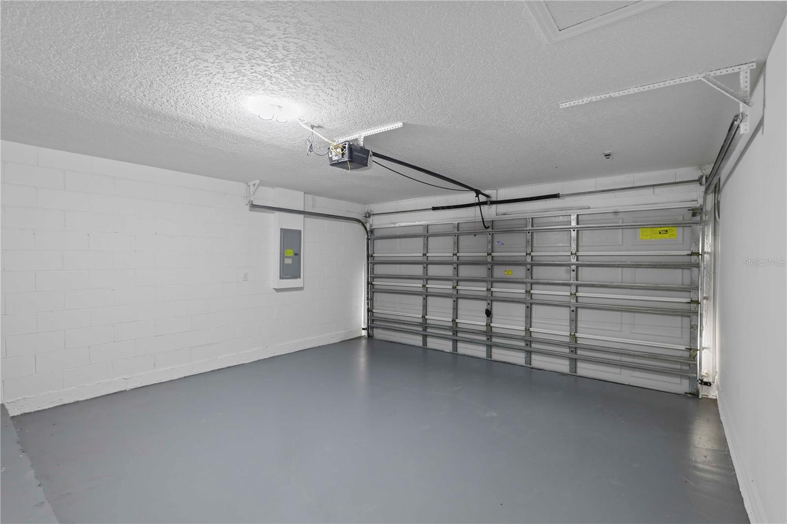 Image 31 of 42 For 941 Jayhil Drive