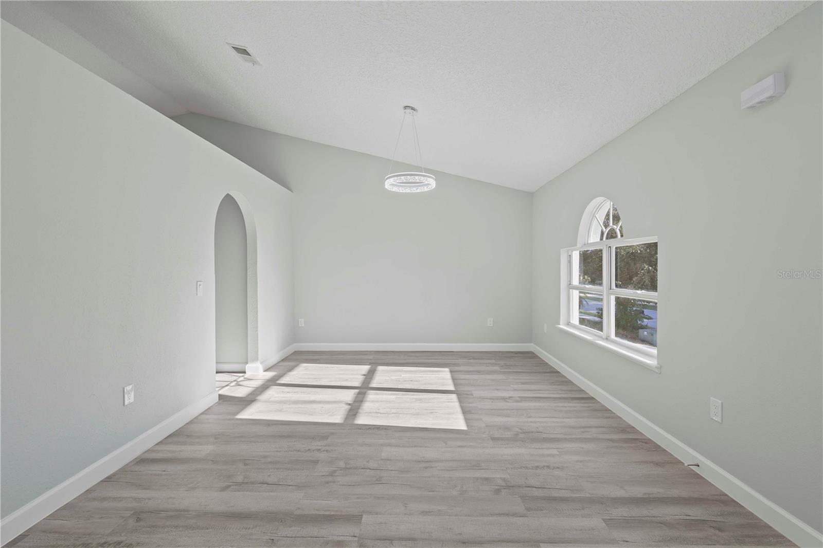 Image 38 of 42 For 941 Jayhil Drive