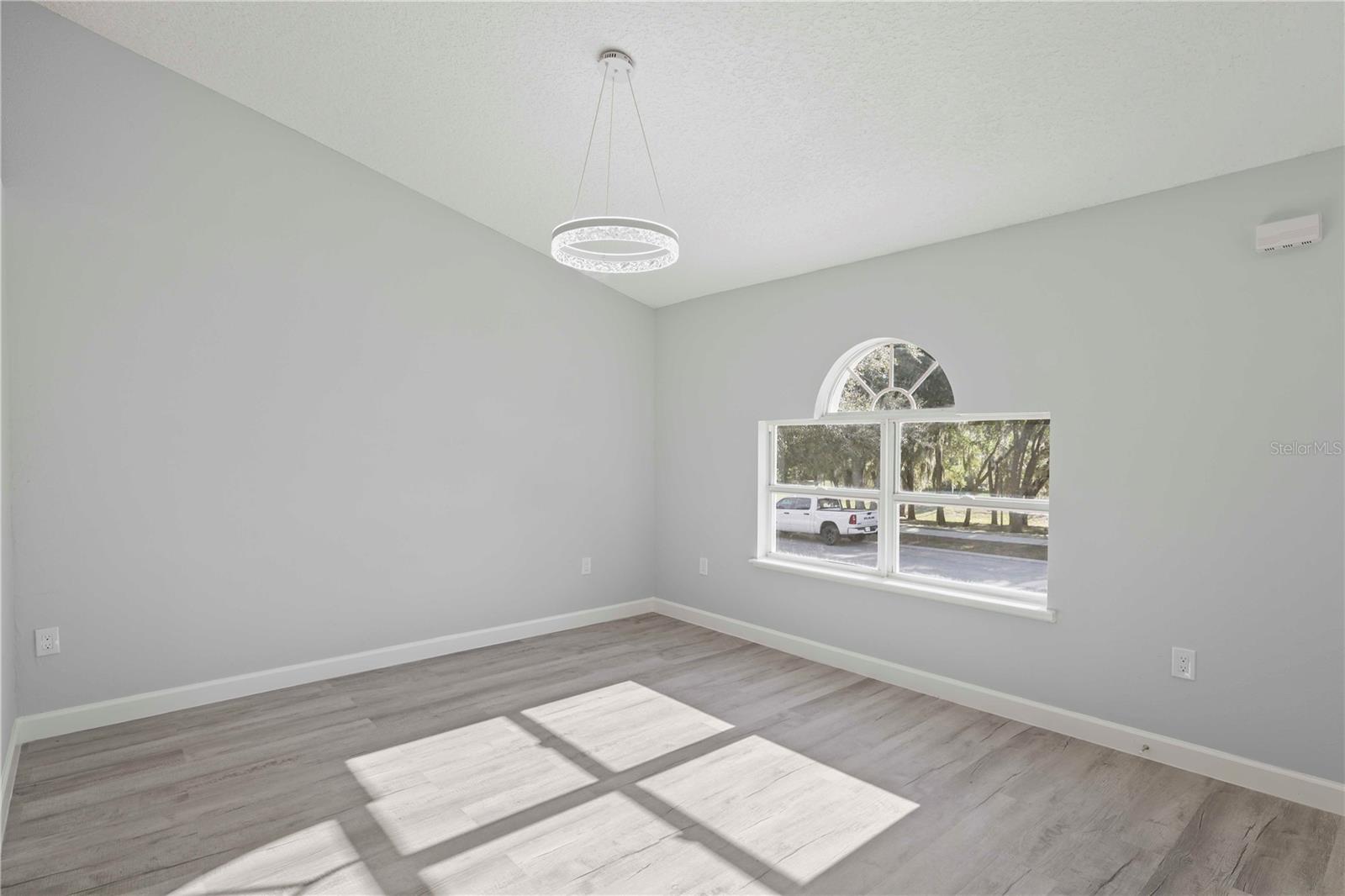 Image 4 of 42 For 941 Jayhil Drive