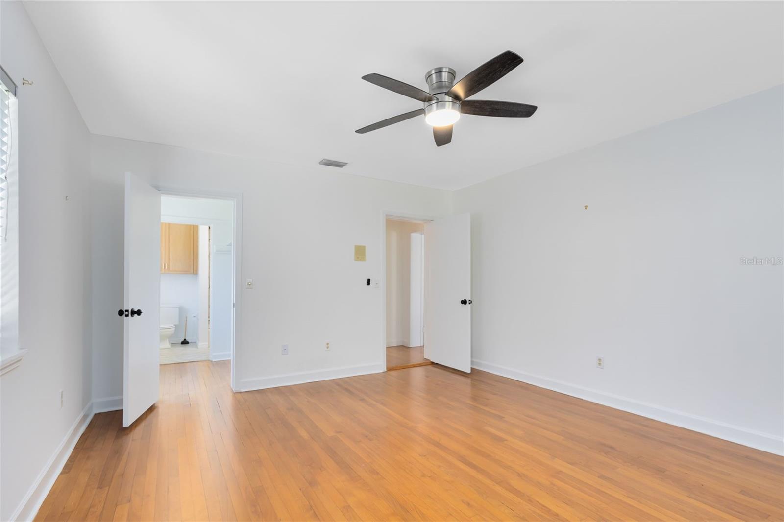 Image 15 of 41 For 1205 Mayfield Avenue