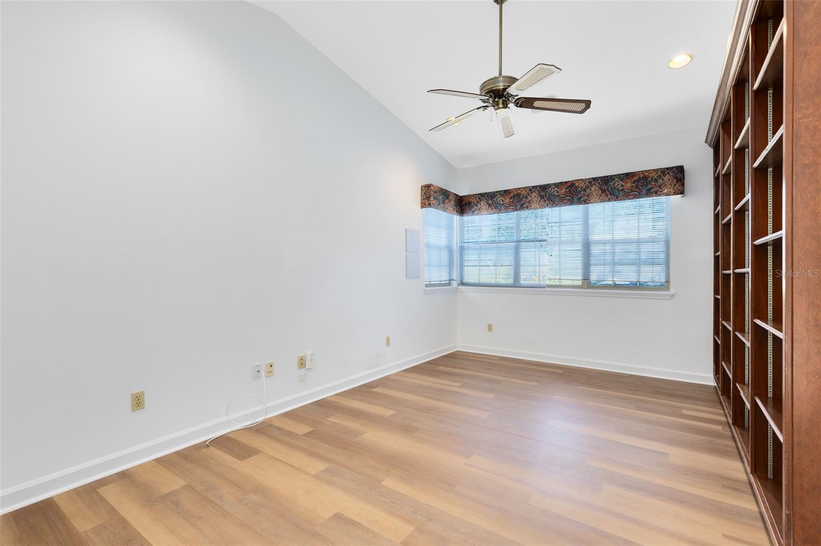 Image 18 of 41 For 1205 Mayfield Avenue