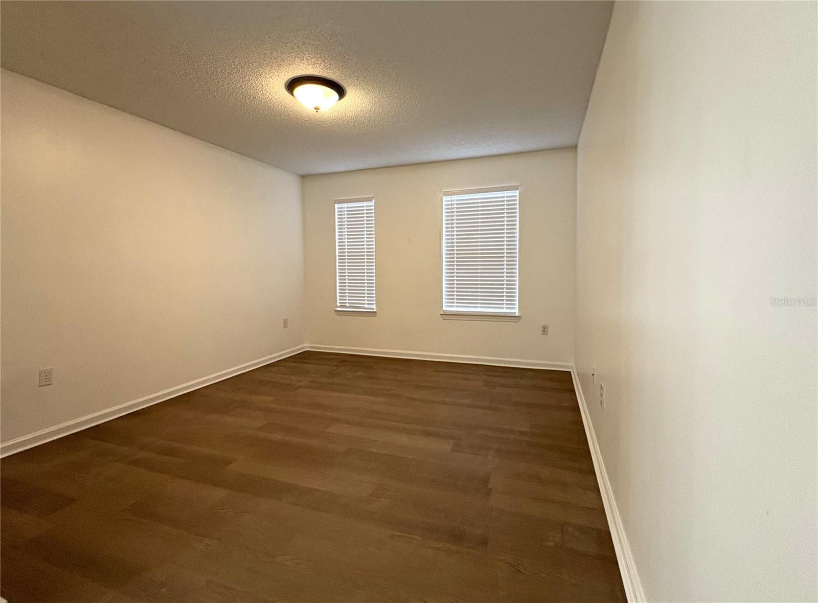 Image 24 of 33 For 12107 Poppy Field Lane 109