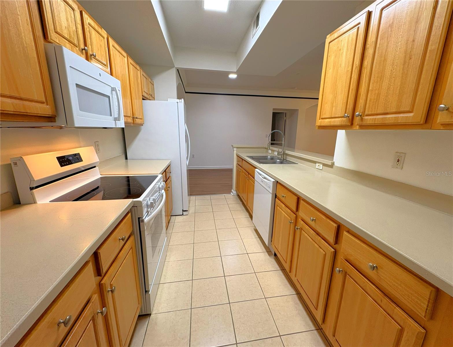 Image 27 of 33 For 12107 Poppy Field Lane 109