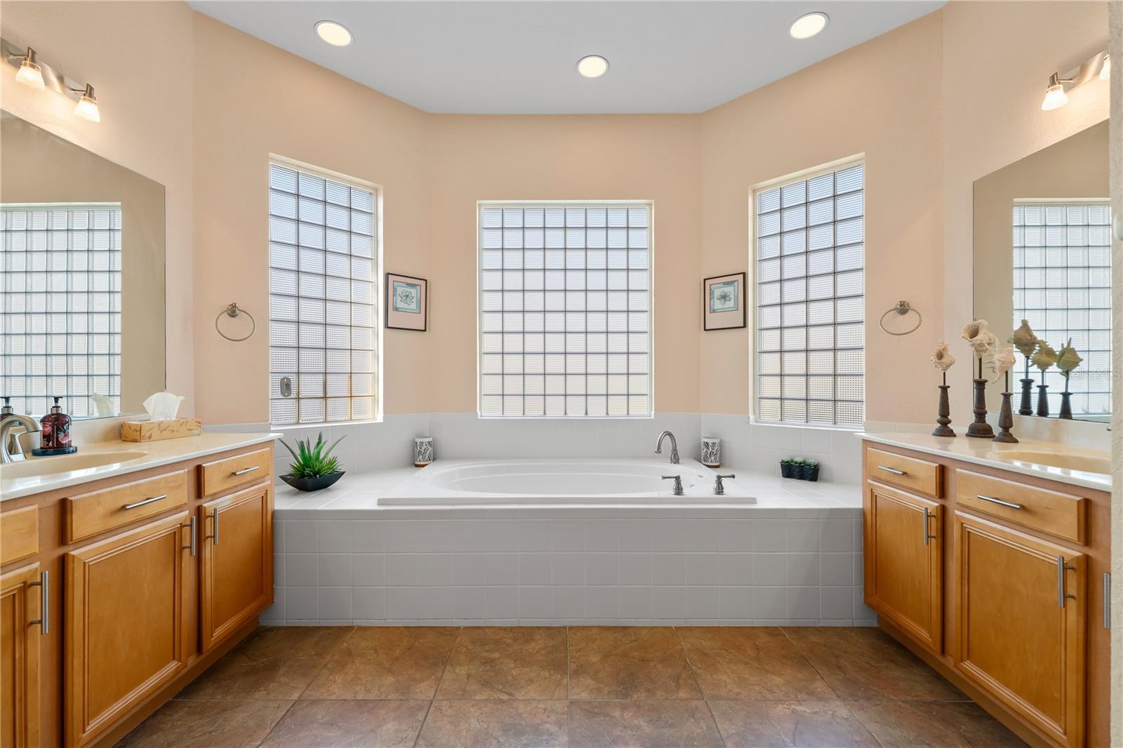 Image 36 of 53 For 4048 Phoenician Way