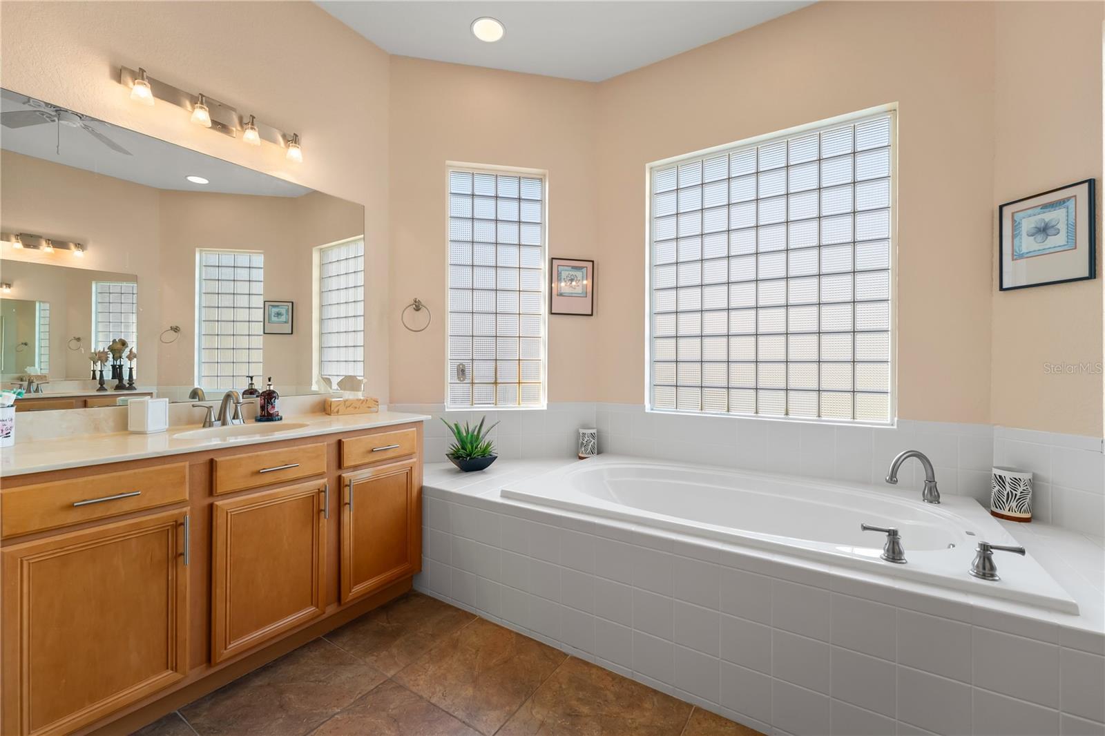 Image 37 of 53 For 4048 Phoenician Way