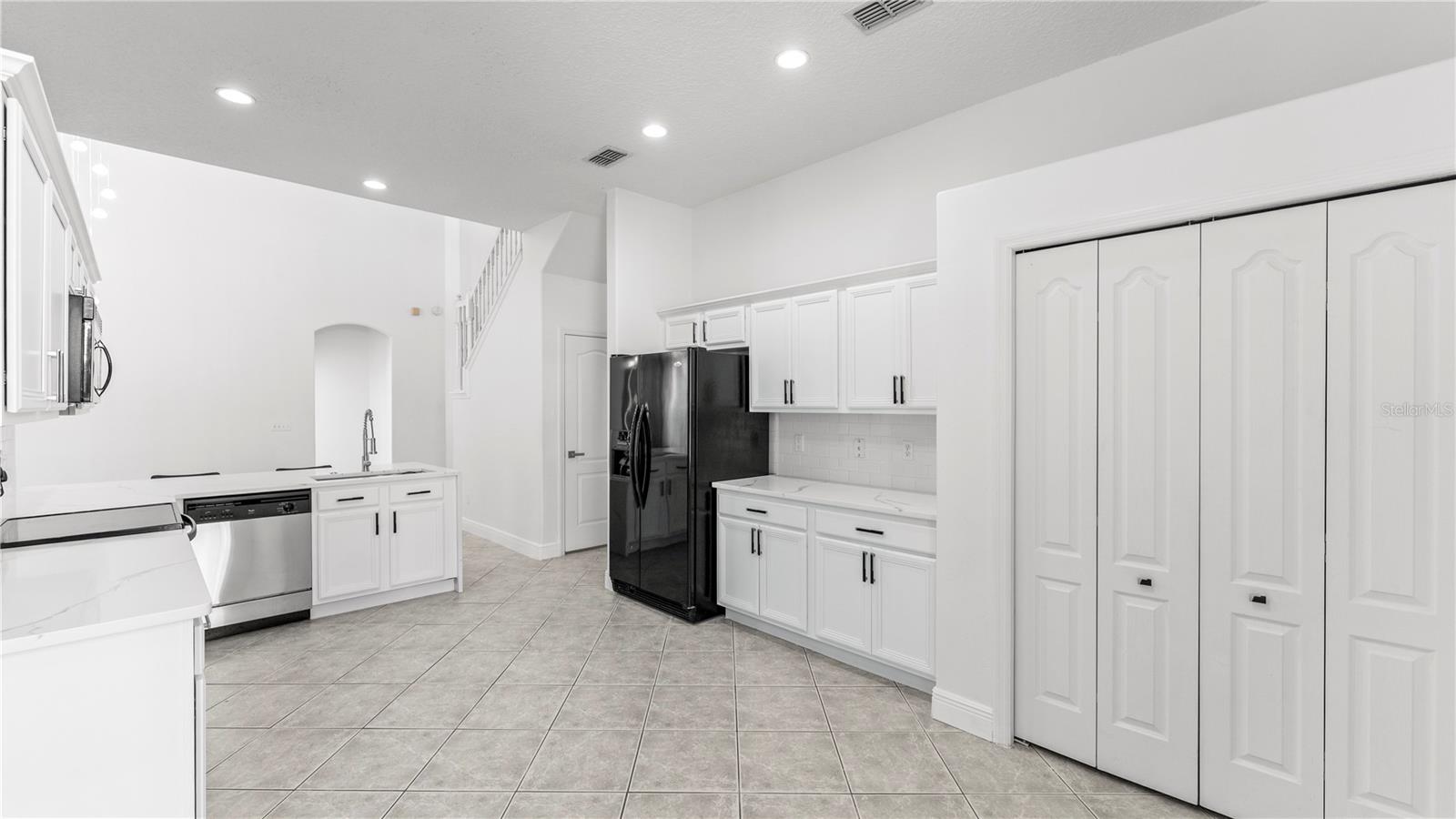 Image 20 of 42 For 2165 The Oaks Boulevard