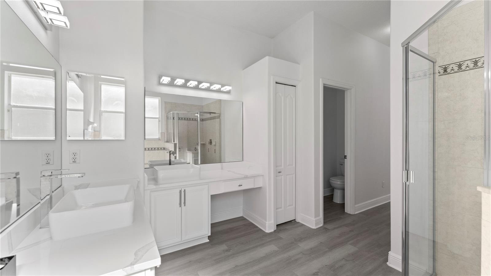 Image 24 of 42 For 2165 The Oaks Boulevard