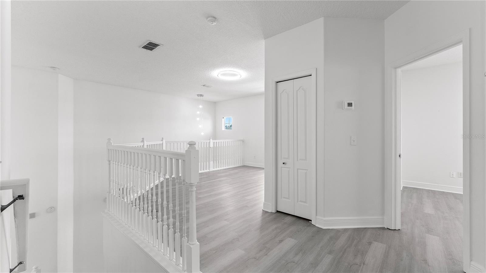 Image 29 of 42 For 2165 The Oaks Boulevard