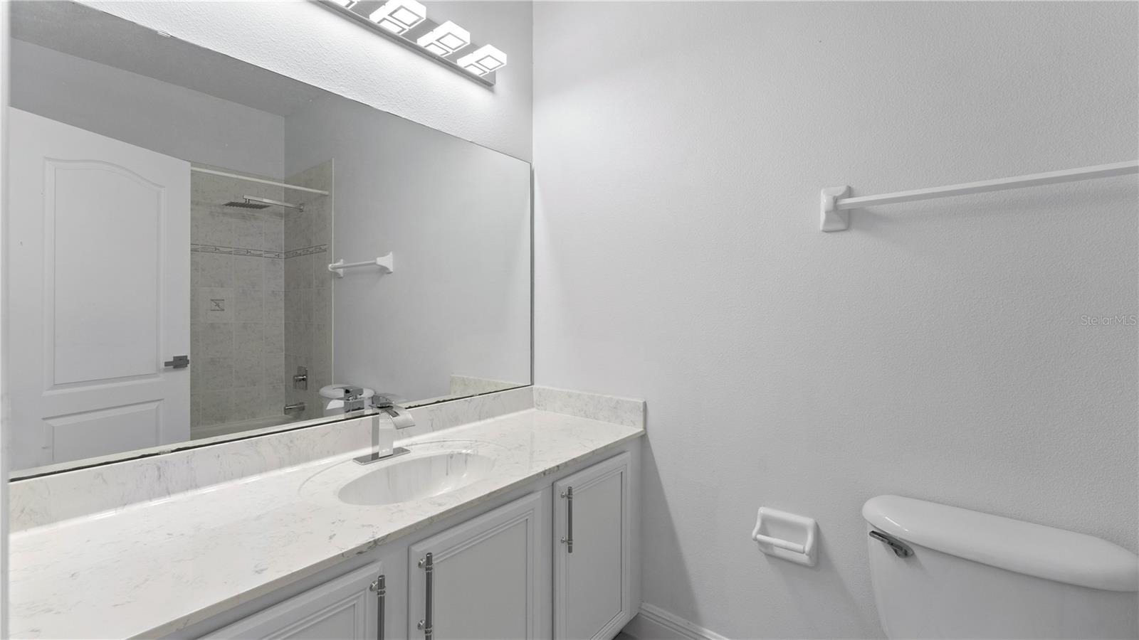 Image 35 of 42 For 2165 The Oaks Boulevard