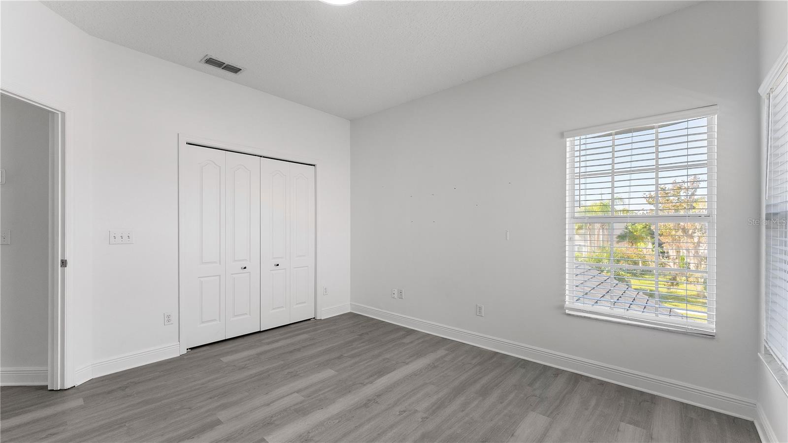 Image 36 of 42 For 2165 The Oaks Boulevard