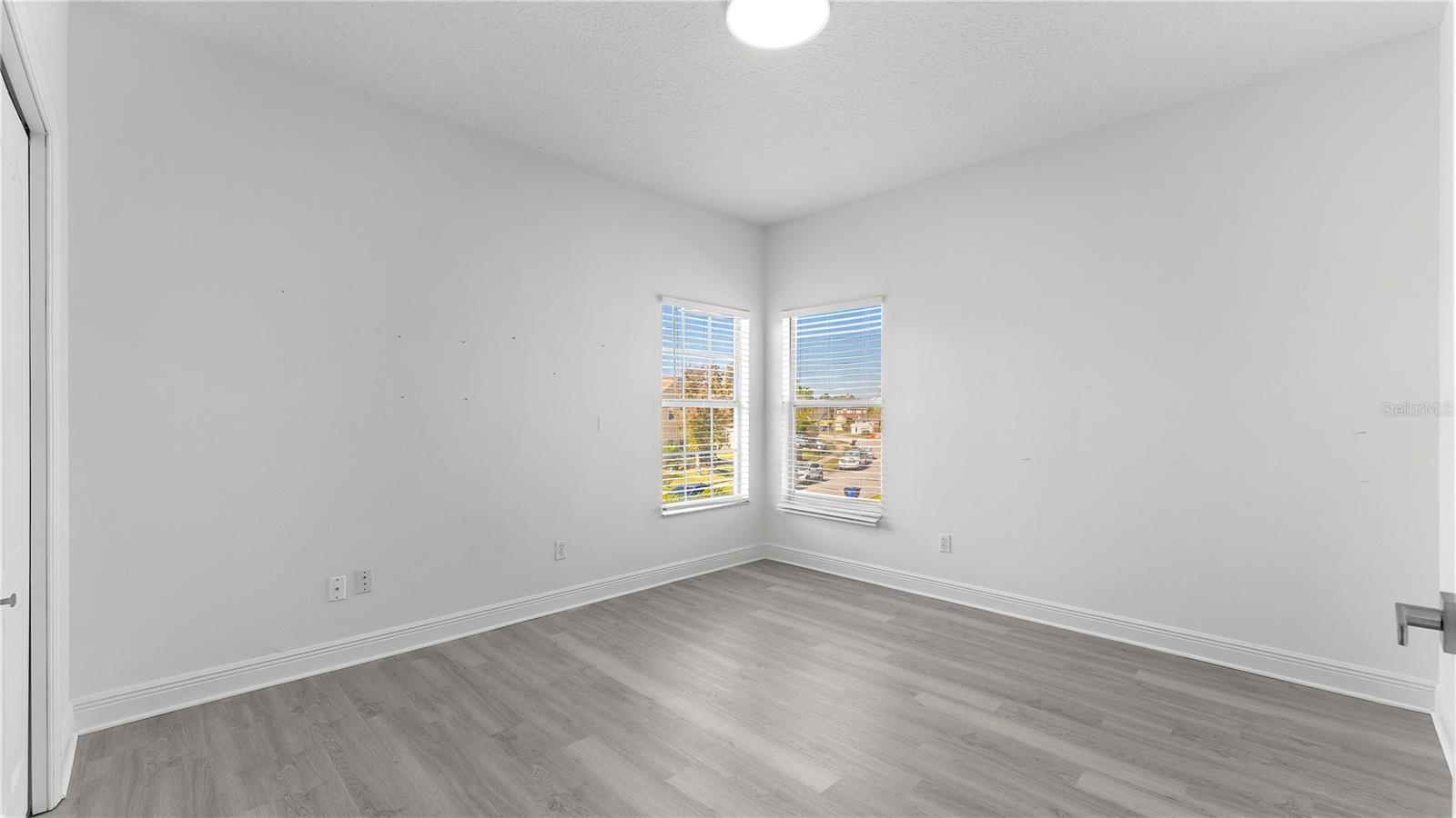 Image 37 of 42 For 2165 The Oaks Boulevard