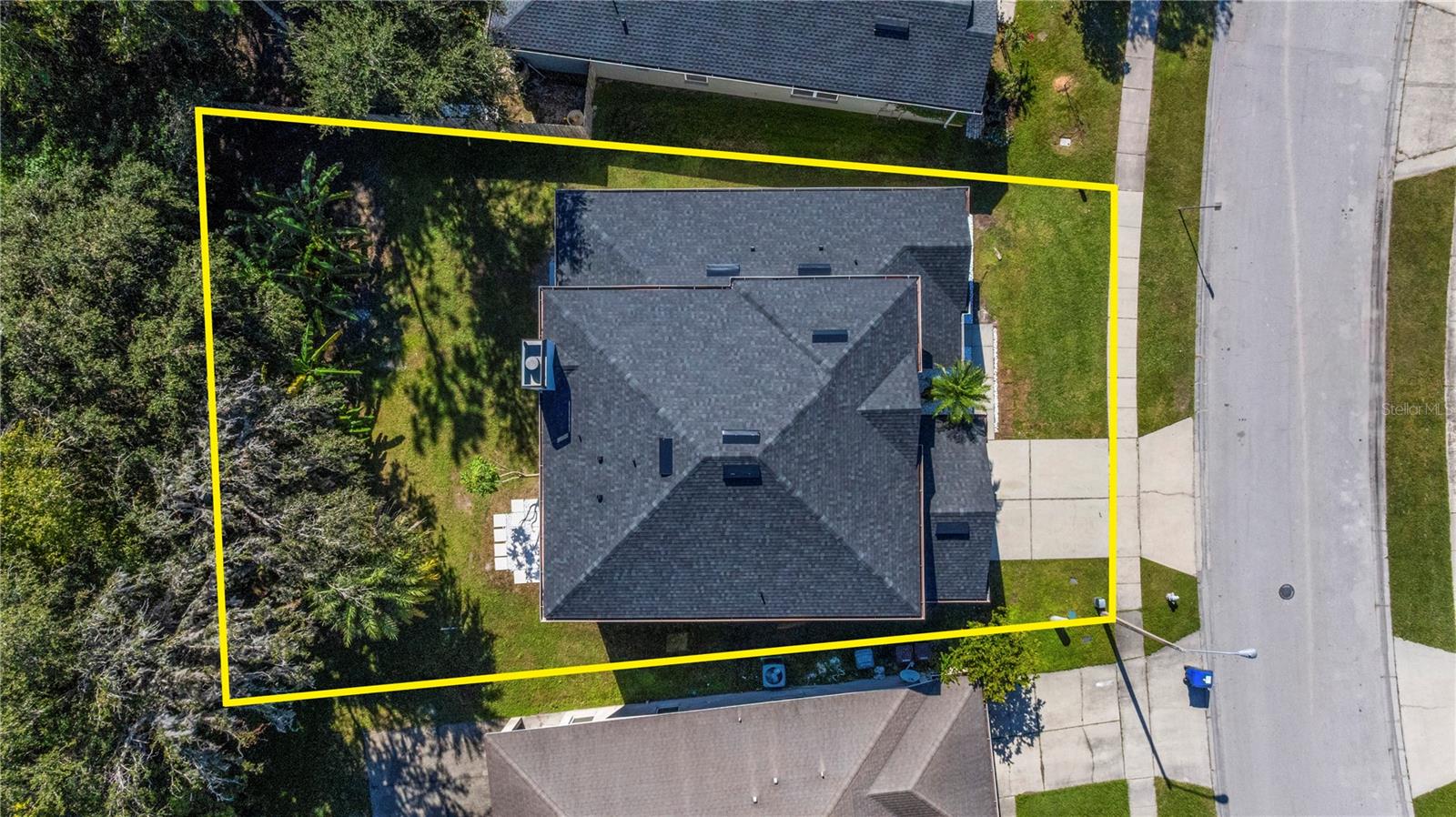 Image 9 of 42 For 2165 The Oaks Boulevard