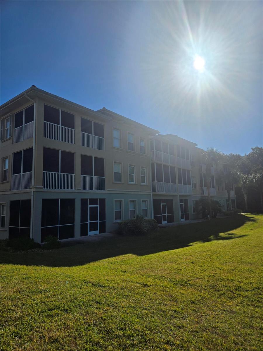 Image 11 of 12 For 1000 Canopy Walk Lane 1012