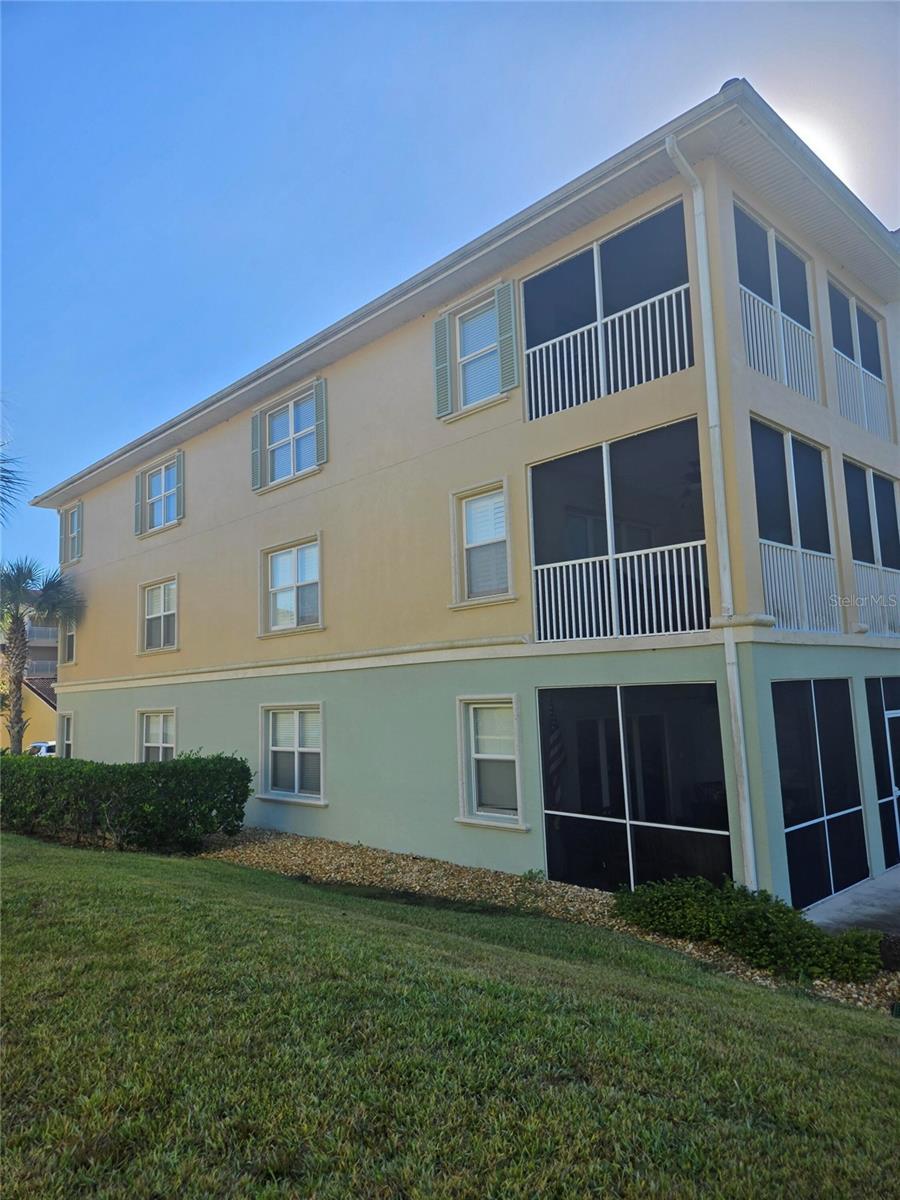 Image 5 of 12 For 1000 Canopy Walk Lane 1012