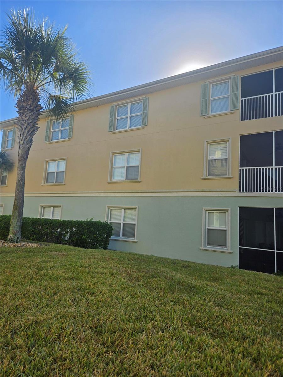 Image 6 of 12 For 1000 Canopy Walk Lane 1012