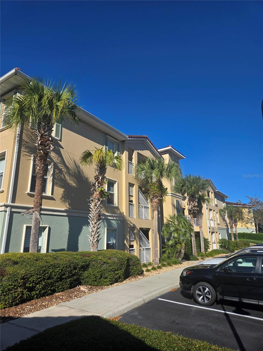 Image 7 of 12 For 1000 Canopy Walk Lane 1012