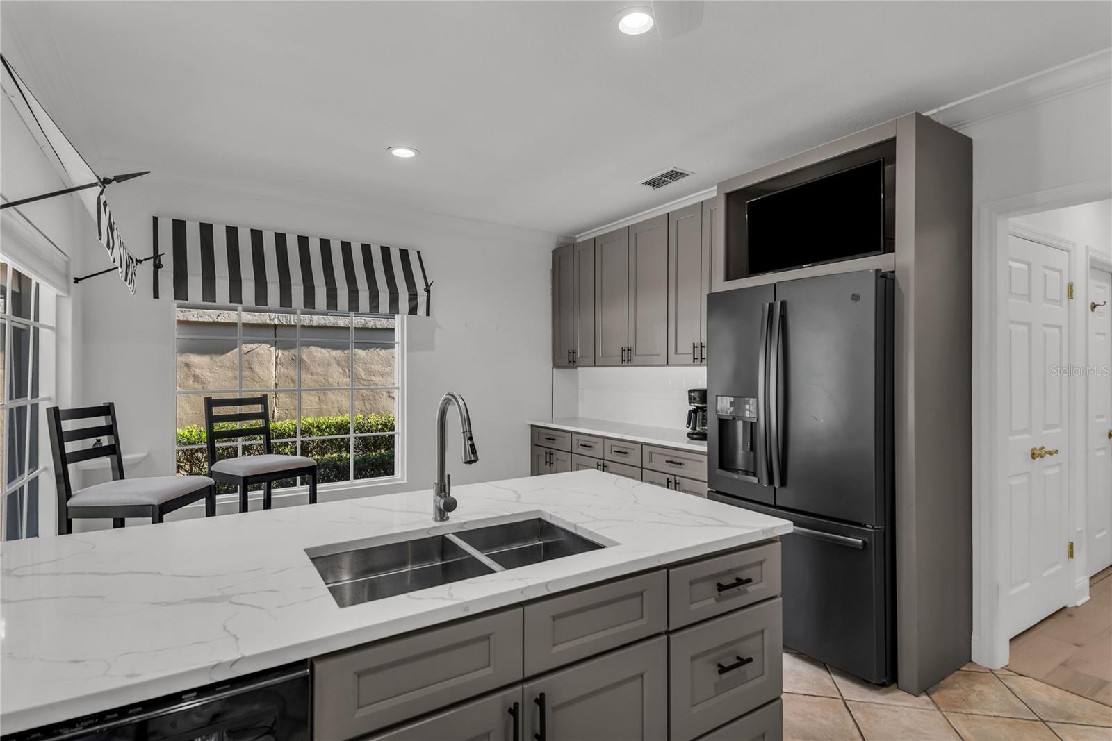 Image 20 of 50 For 5957 Chesapeake Park 60