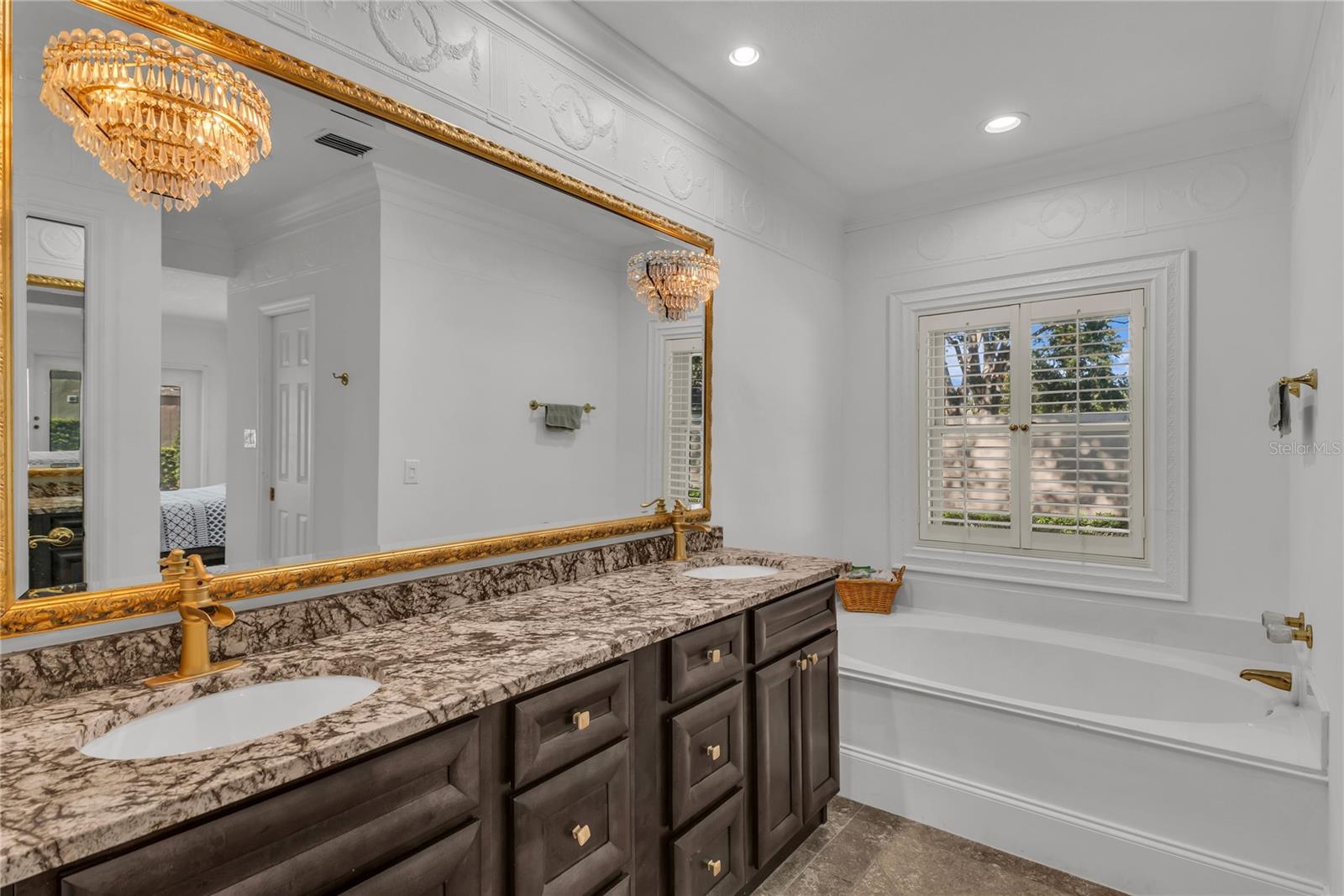 Image 28 of 50 For 5957 Chesapeake Park 60