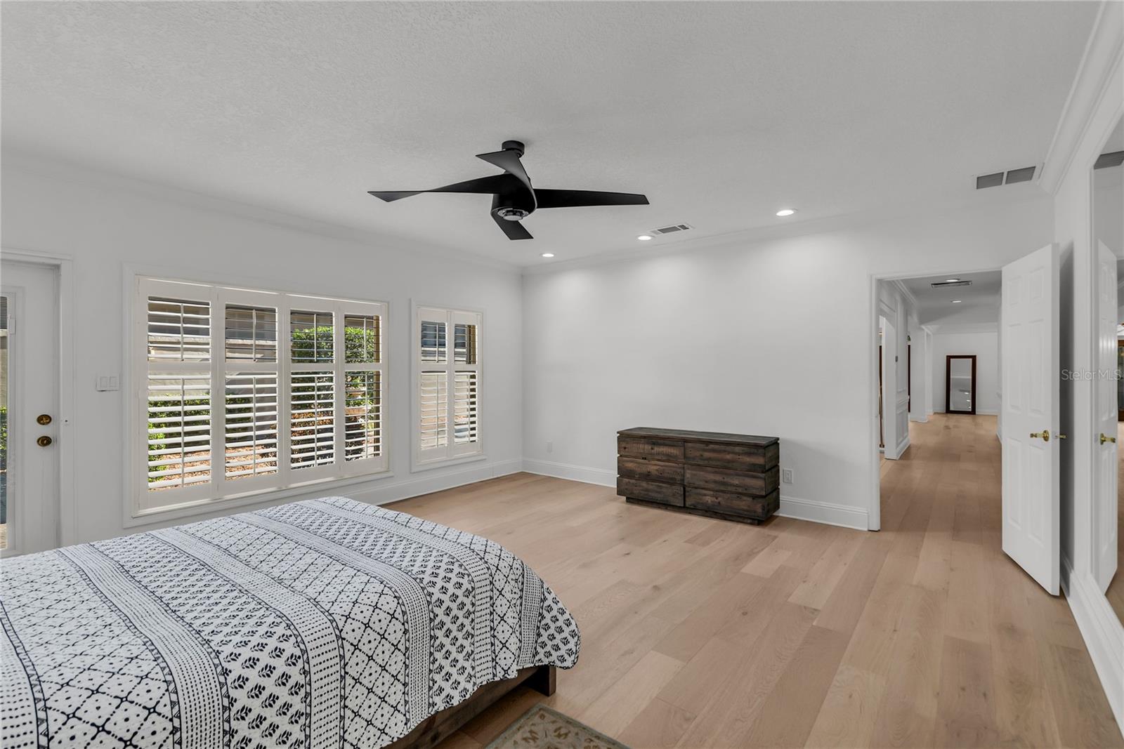 Image 30 of 50 For 5957 Chesapeake Park 60