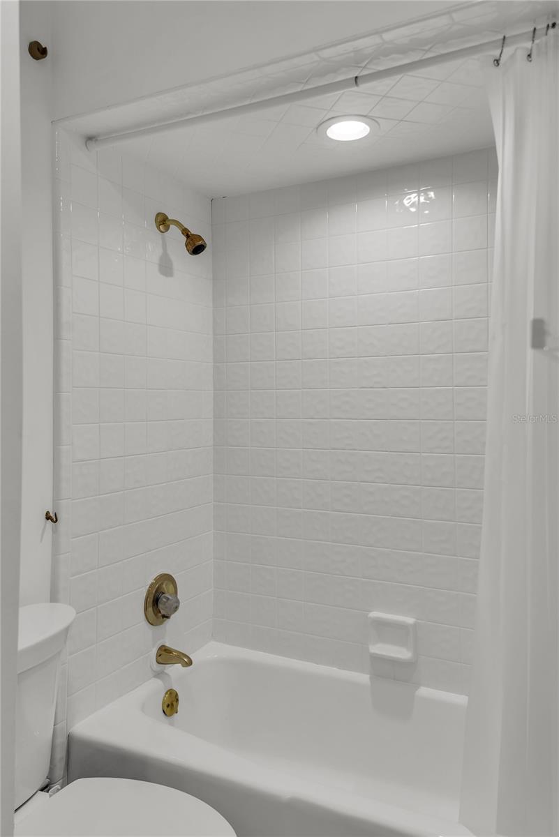 Image 33 of 50 For 5957 Chesapeake Park 60