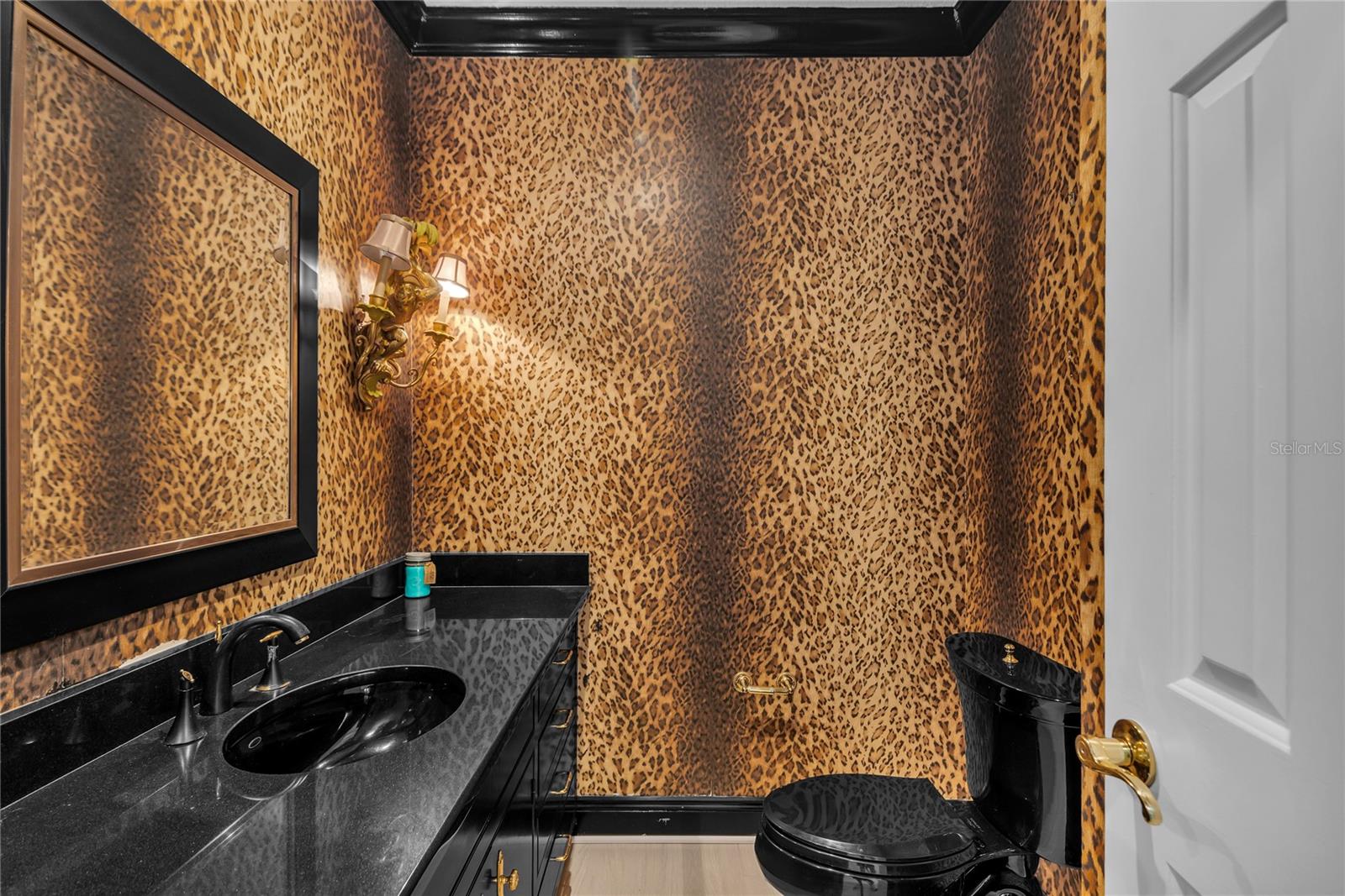 Image 37 of 50 For 5957 Chesapeake Park 60