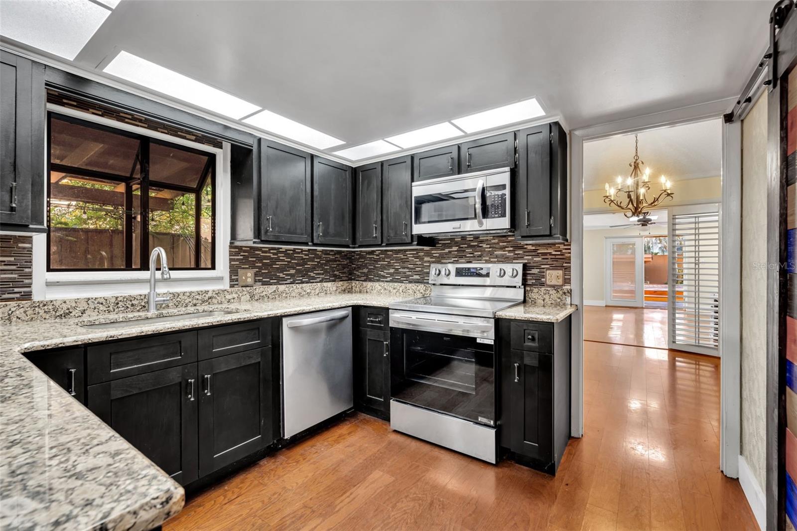 Image 10 of 44 For 115 Oaks Court