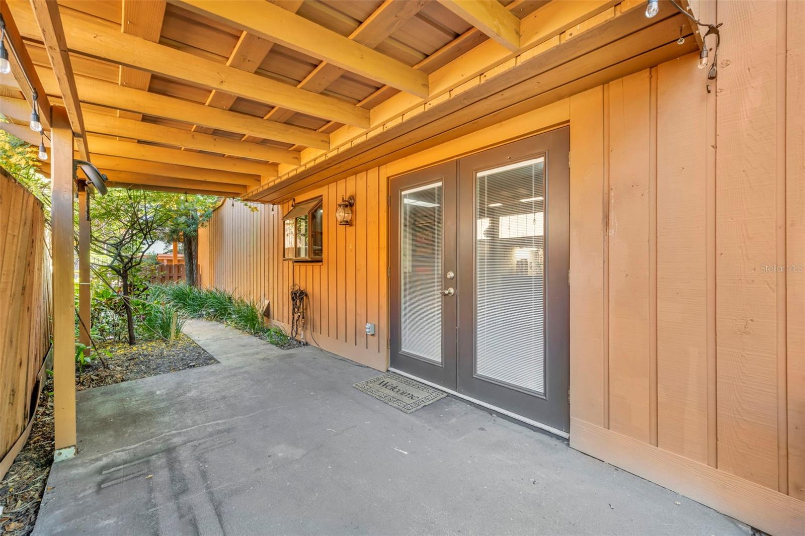 Image 14 of 44 For 115 Oaks Court