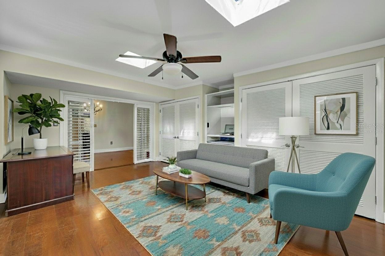 Image 15 of 44 For 115 Oaks Court