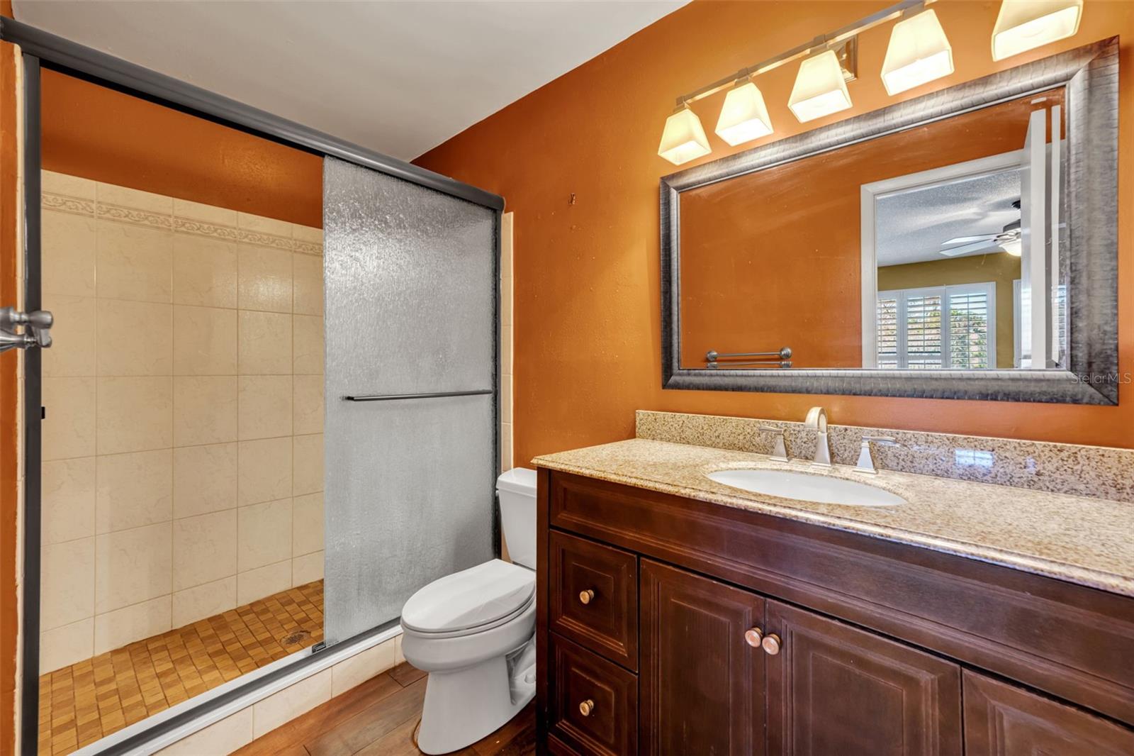 Image 21 of 44 For 115 Oaks Court