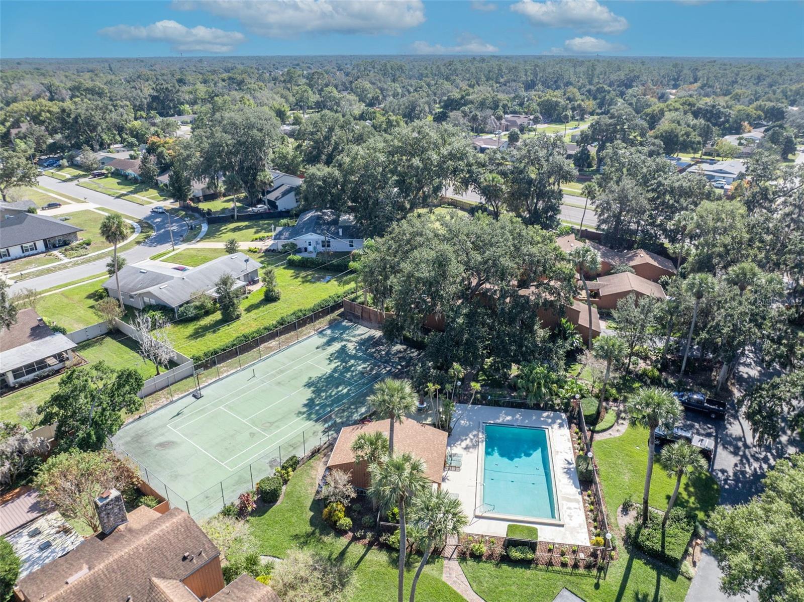 Image 39 of 44 For 115 Oaks Court