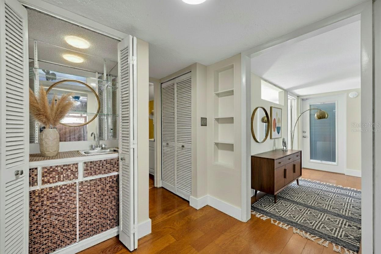 Image 4 of 44 For 115 Oaks Court