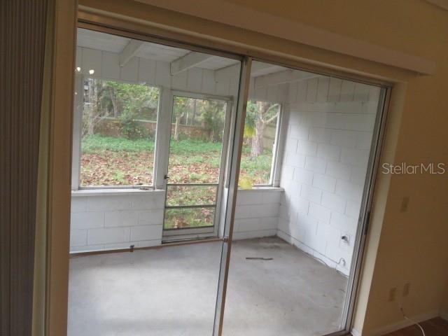 Image 14 of 19 For 1002 Gwyn Circle