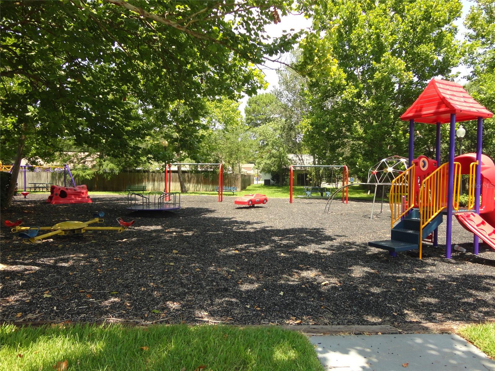 Image 17 of 19 For 1002 Gwyn Circle